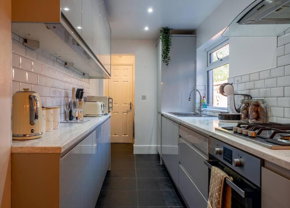 No6 - Beverley - Elegant Townhouse - Central Location ภายนอก รูปภาพ