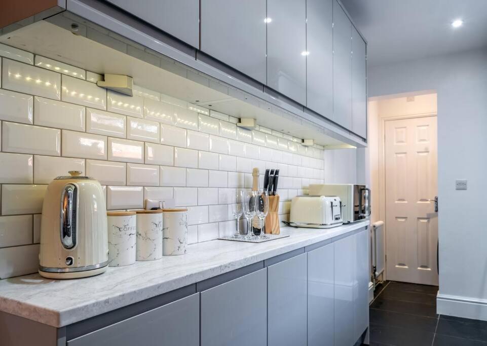 No6 - Beverley - Elegant Townhouse - Central Location ภายนอก รูปภาพ